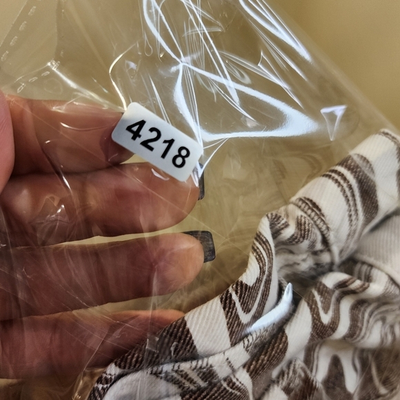 PACSUN Mocha Women's Swirl Elastic Waisted Carpenter Short size S - Picture 9 of 9